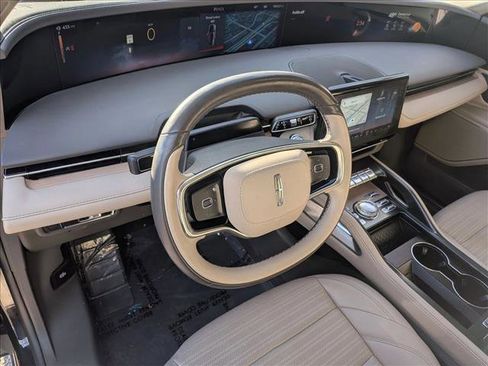 Used 2024 Lincoln Nautilus Reserve w/ Equipment Group 202A image 10