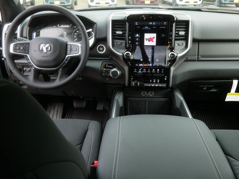 New 2026 RAM 1500 Big Horn AWD/4WD image 7