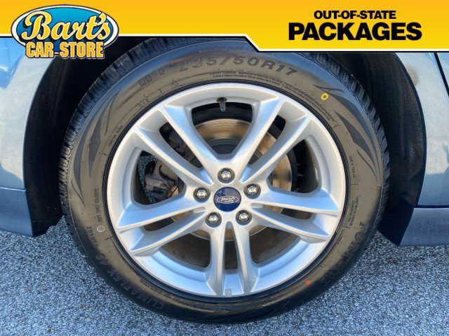 Used 2018 Ford Fusion SE w/ Fusion SE Technology Package FWD image 7