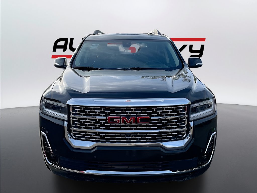 Used 2023 GMC Acadia Denali w/ Denali Technology Package FWD image 2