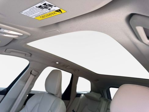 Certified 2024 Volvo XC60 B5 Plus w/ Climate Package AWD/4WD image 23