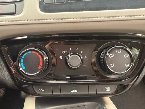 Used 2018 Honda HR-V LX image 20