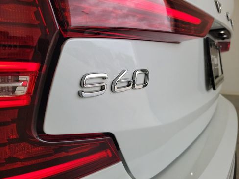 Used 2025 Volvo S60 B5 Core AWD/4WD image 9