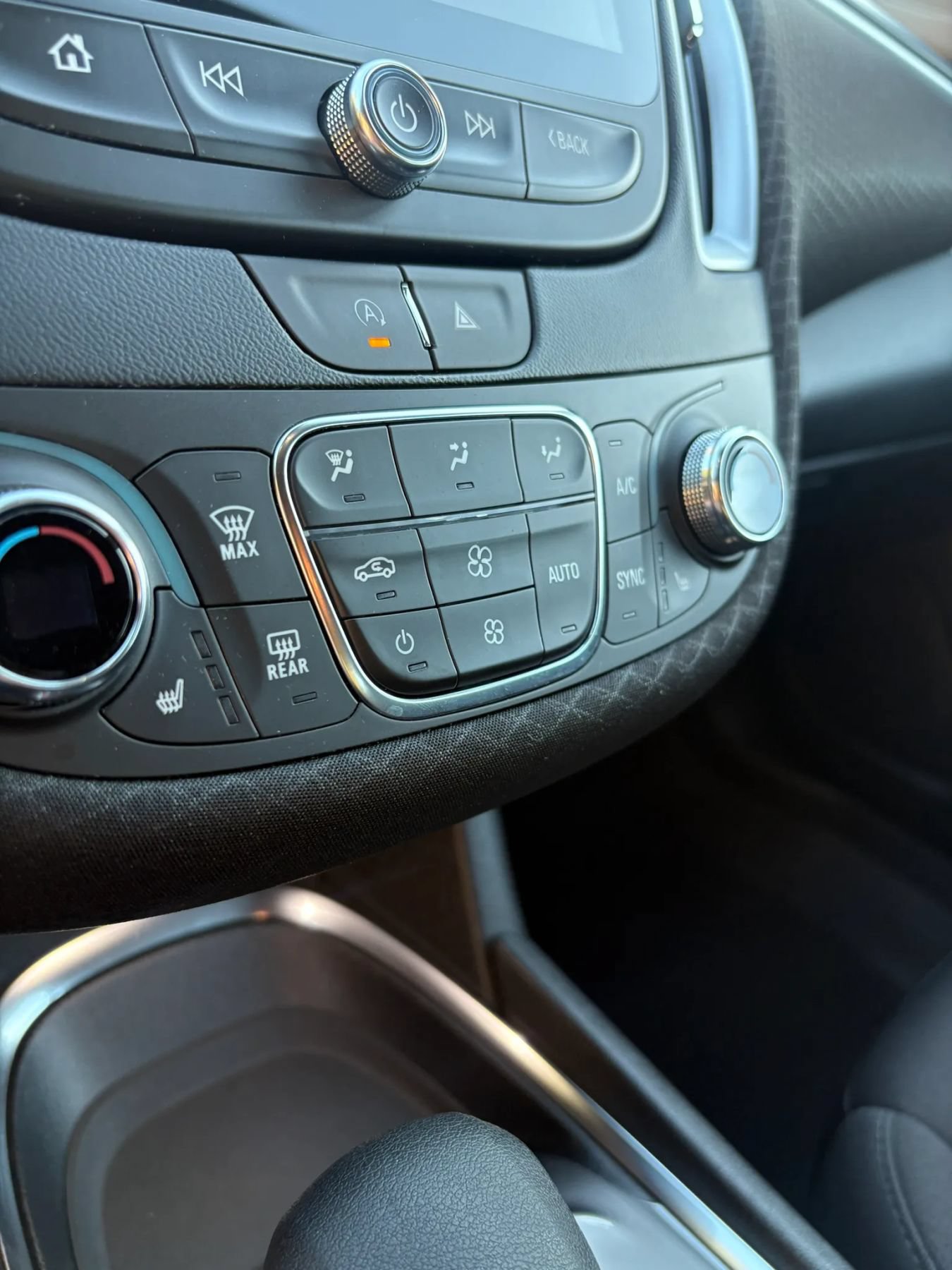 Used 2023 Chevrolet Malibu LT FWD image 25