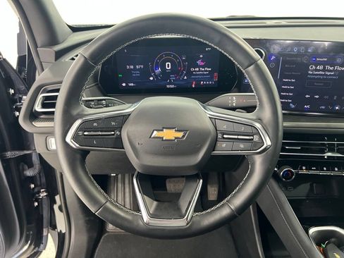 Used 2024 Chevrolet Traverse LS FWD image 11