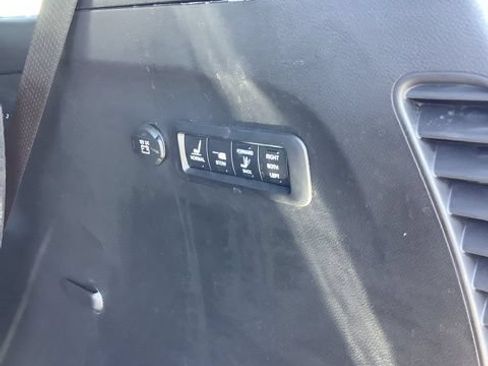 Certified 2024 Chrysler Pacifica Pinnacle FWD image 26