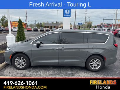 Used 2023 Chrysler Pacifica Touring-L