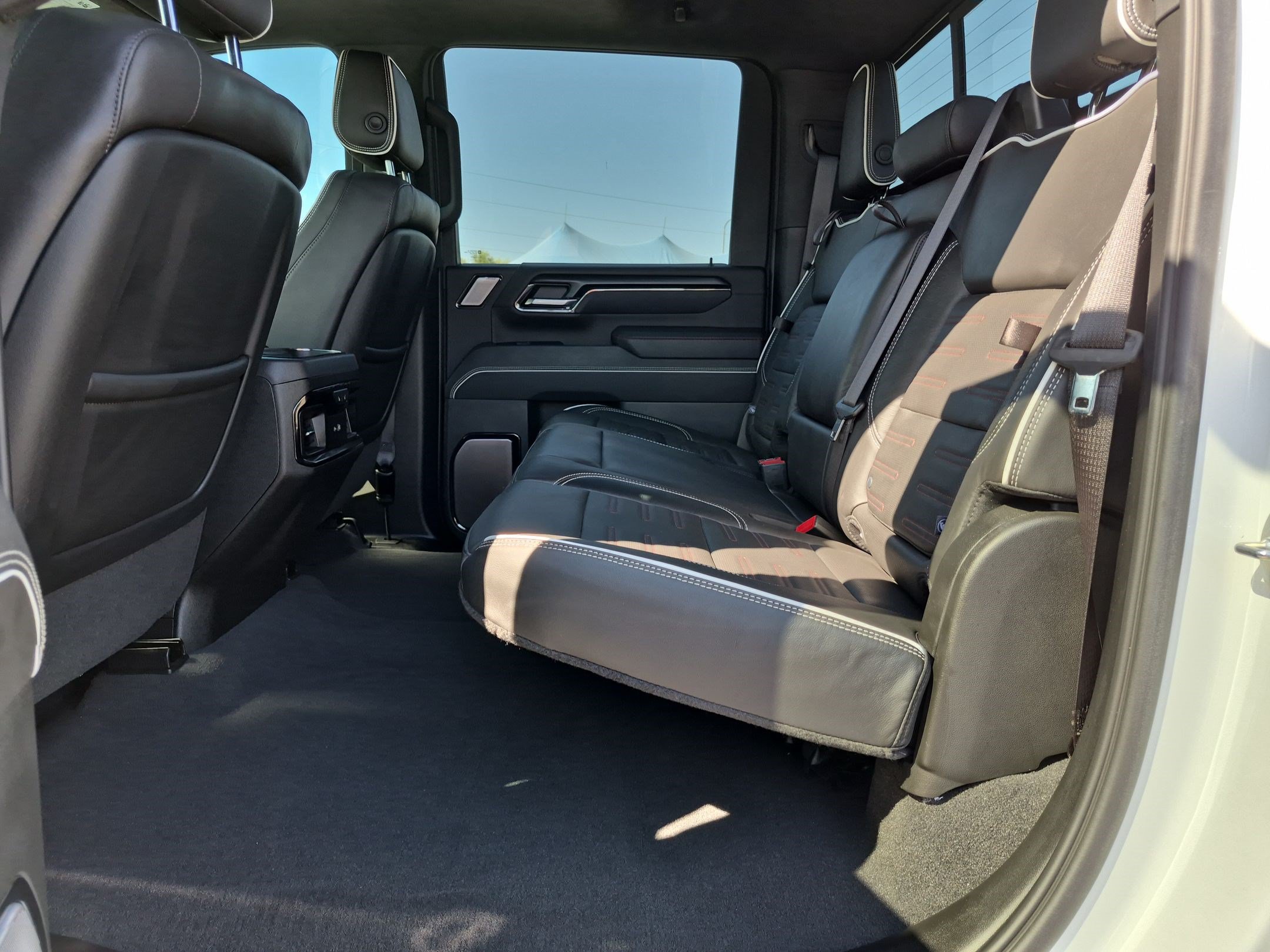 Used 2024 GMC Sierra 2500 AT4X AWD/4WD image 28