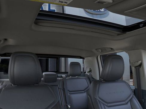 New 2025 Ford Maverick Lariat w/ Black Appearance Package image 12