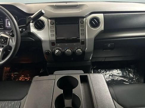 Used 2018 Toyota Tundra SR5 AWD/4WD image 15