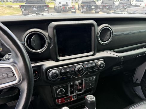 Used 2023 Jeep Wrangler Unlimited Rubicon 4xe w/ Cold Weather Group AWD/4WD image 20
