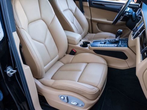 Used 2018 Porsche Macan image 29