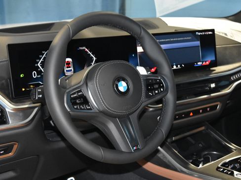 New 2026 BMW X7 xDrive40i w/ Executive Package image 2