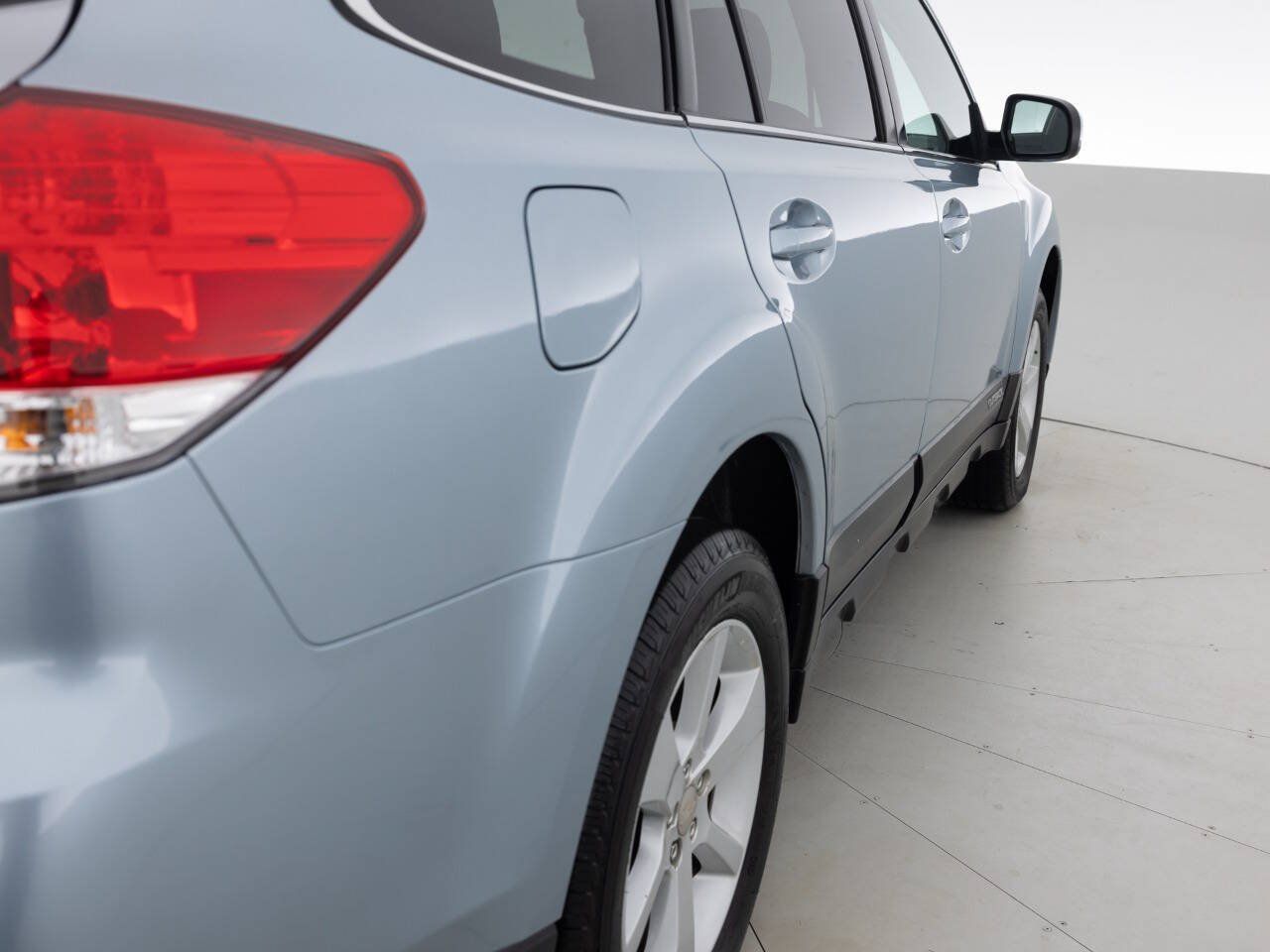 Used 2014 Subaru Outback 2.5i Premium AWD/4WD image 14