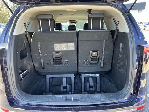 Certified 2024 Kia Carnival LX image 23