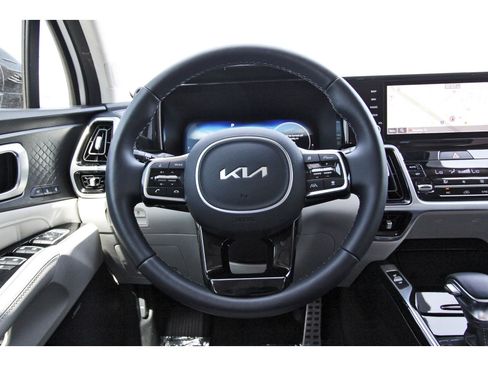 Certified 2023 Kia Sorento SX AWD/4WD image 17
