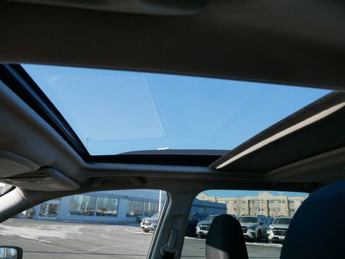 Used 2024 Subaru Forester Premium image 32