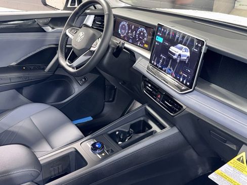 New 2026 Volkswagen Tiguan SE AWD/4WD image 10