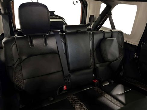 Used 2022 Jeep Wrangler Unlimited Sahara AWD/4WD image 11