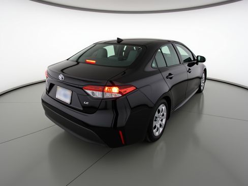 Used 2025 Toyota Corolla LE FWD image 9