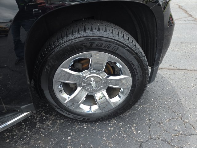 Used 2017 Chevrolet Suburban Premier AWD/4WD image 70