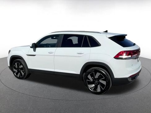 Used 2025 Volkswagen Atlas Cross Sport SE image 11