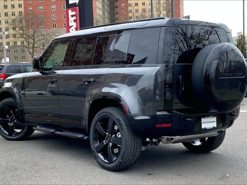 New 2026 Land Rover Defender 110 X-Dynamic SE image 12