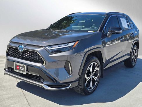 Used 2024 Toyota RAV4 XSE w/ Premium Package image 7