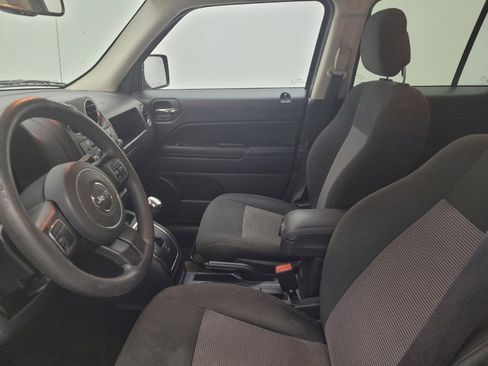 Used 2017 Jeep Patriot Sport w/ Power Value Group image 17