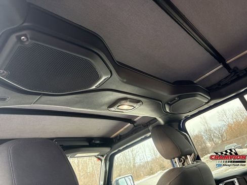 Used 2018 Jeep Wrangler Unlimited Sport S image 29