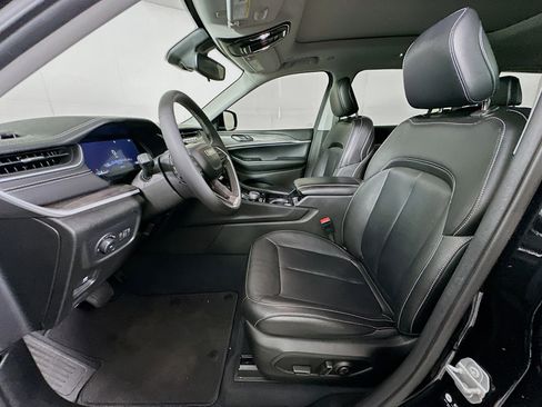 Used 2023 Jeep Grand Cherokee L Limited w/ Black Appearance Package RWD image 13