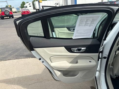 Used 2019 Volvo S60 T6 Momentum w/ Premium Package AWD/4WD image 25