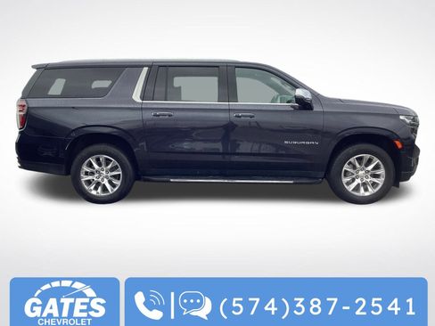Used 2023 Chevrolet Suburban Premier image 11