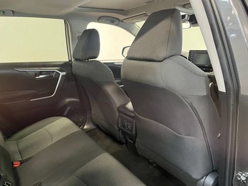 Used 2022 Toyota RAV4 XLE w/ Convenience Package FWD image 14