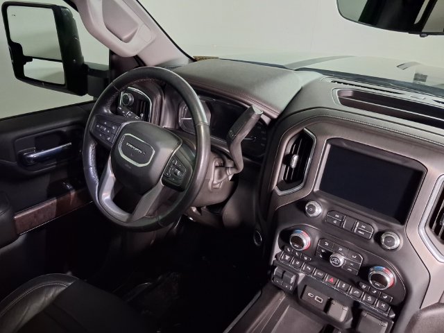 Used 2022 GMC Sierra 2500 Denali w/ Denali Black Diamond Edition AWD/4WD image 18