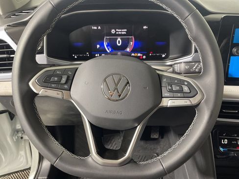 New 2026 Volkswagen Taos SE AWD/4WD image 14