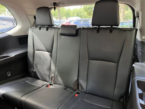 Used 2025 Toyota Grand Highlander FWD image 32