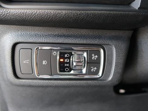 Used 2020 Lincoln Corsair Reserve AWD/4WD image 16
