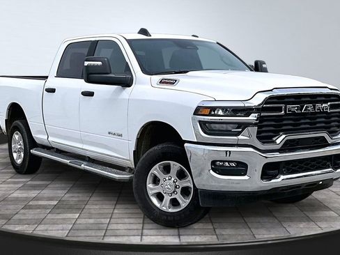 Certified 2025 RAM 2500 Big Horn AWD/4WD image 38