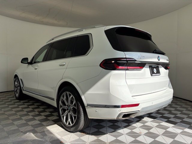 Used 2025 BMW X7 xDrive40i w/ Premium Package AWD/4WD image 5