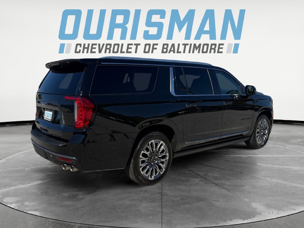 Used 2023 GMC Yukon XL Denali Ultimate AWD/4WD image 6