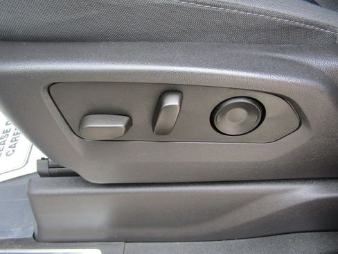 Used 2023 Chevrolet Silverado 1500 LT image 23