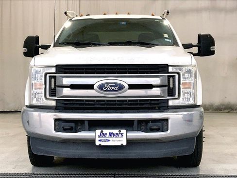 Used 2019 Ford F350 XLT image 3