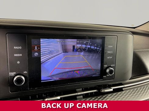 Used 2024 Kia Carnival LX FWD image 14