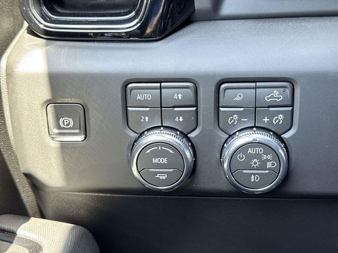 New 2026 GMC Sierra 1500 AT4X w/ LPO, Black Badging Package AWD/4WD image 16