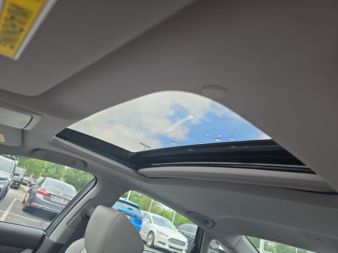 Used 2018 Honda Accord Touring image 28