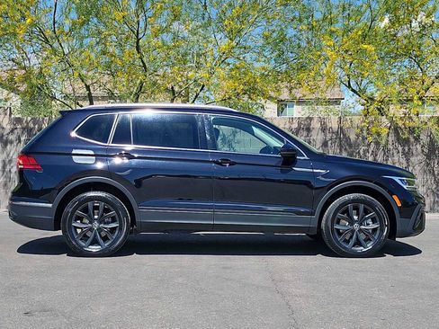 Used 2024 Volkswagen Tiguan SE image 10