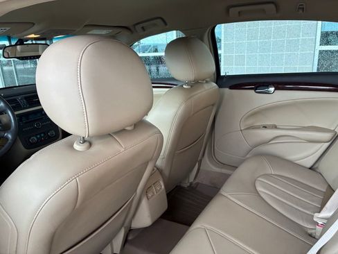 Used 2011 Buick Lucerne CXL FWD image 20