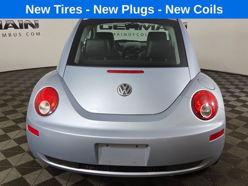 Used 2010 Volkswagen Beetle Coupe image 6