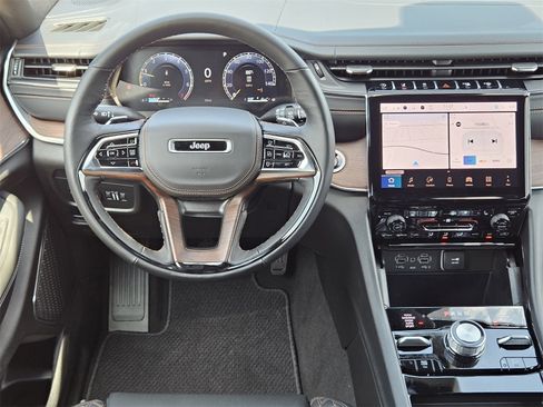 New 2025 Jeep Grand Cherokee L Summit w/ Obsidian Package image 28